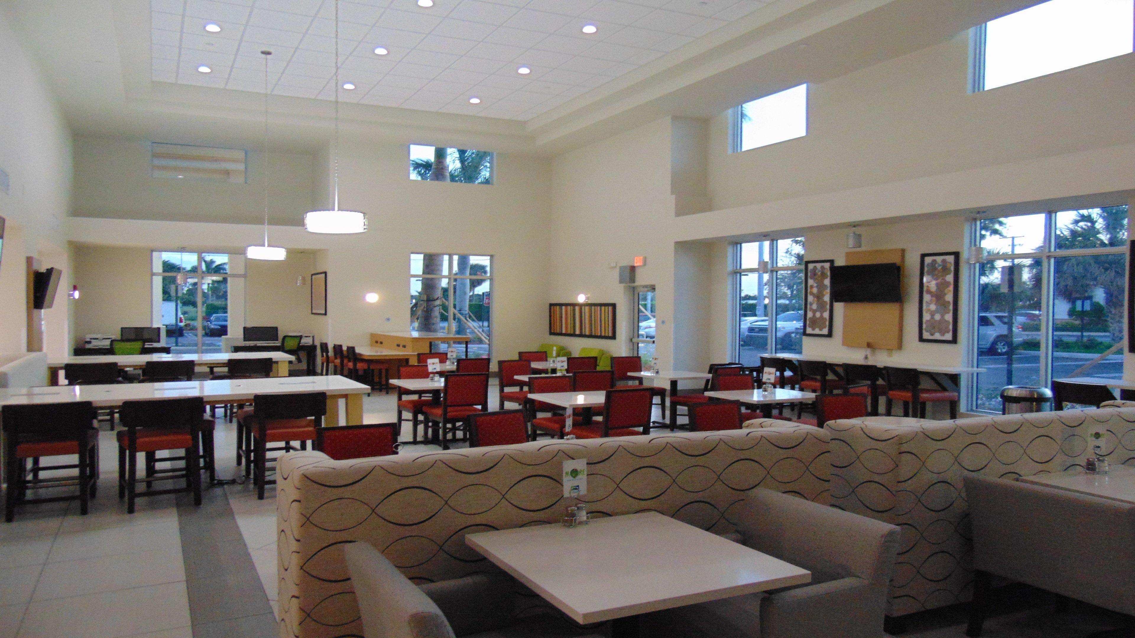 Holiday Inn Express & Suites Boynton Beach West By Ihg מראה חיצוני תמונה