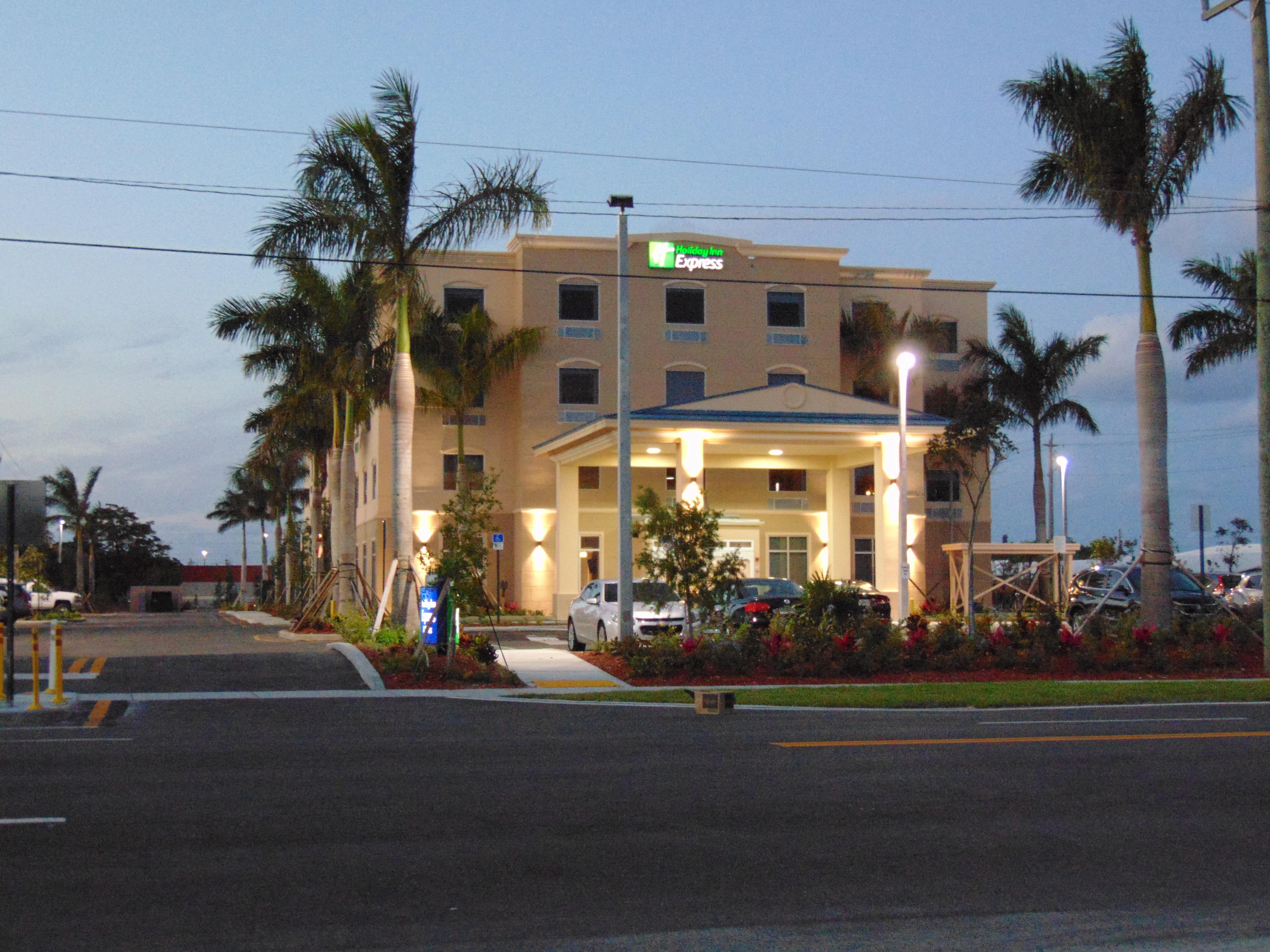 Holiday Inn Express & Suites Boynton Beach West By Ihg מראה חיצוני תמונה